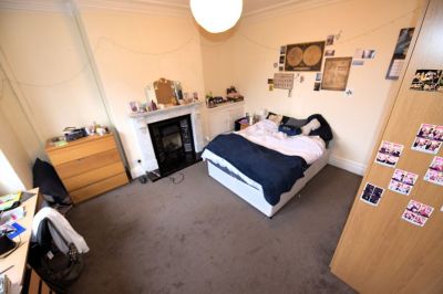 6 bedroom House in Royal Park Road, Leeds - Photo 4