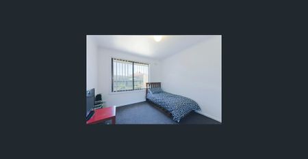 SPACIOUS FAMILY HOME - Photo 3