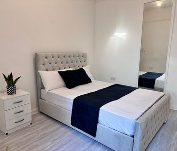 Room in a Shared House, Ashford Road, NW2 - Photo 4