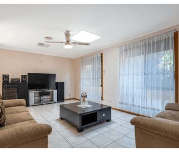 Family Home in Meadow Heights - Photo 4