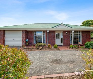 IMMACULATE HOME WITH VIEWS - Photo 6