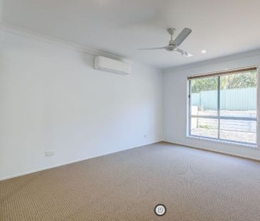 Contemporary 4-Bedroom Family Home in Park Ridge - Photo 3