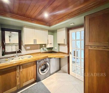 2 bedroom semi-detached house to rent - Photo 5