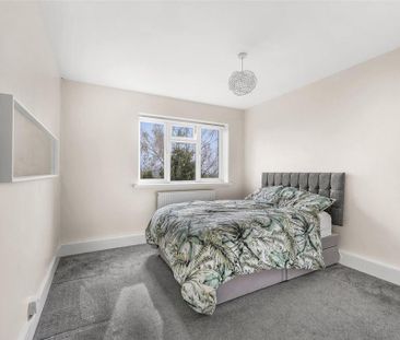 3 bedroom end of terrace house to rent - Photo 4