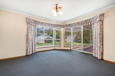 Home For Rent - Photo 4