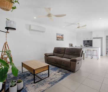 3 MONTH LEASE! Fully Furnished Modern Living in Quiet Pocket! - Photo 1