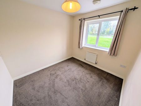 A 3 Bedroom Terraced - Photo 3