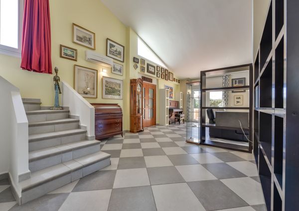 FOR RENT VILLA MORAIRA with 4 bedrooms for LONG TERM NEAR THE BEACH AND THE CITY