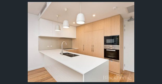 PURE LUXURY, INFINITY POOL, YOGA ROOM, WINE CELLAR, SPA, SAUNA, GYM, MASSAGE ROOM - Photo 1