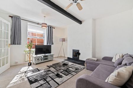 2 bedroom terraced house to rent - Photo 2