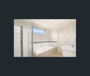 Modern living in the heart of Town! - Photo 6