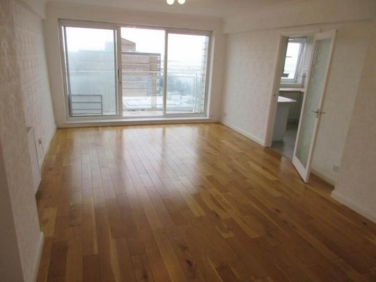 3 bedroom flat to rent - Photo 1