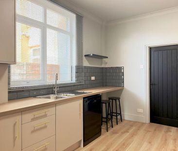 3 bedroom terraced house to rent - Photo 6
