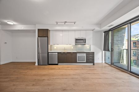 For Lease - 109 Vaughan Road Unit# 302, Toronto, Ontario - Photo 3