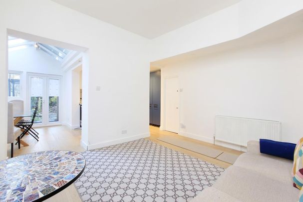 1 bedroom flat to rent - Photo 1