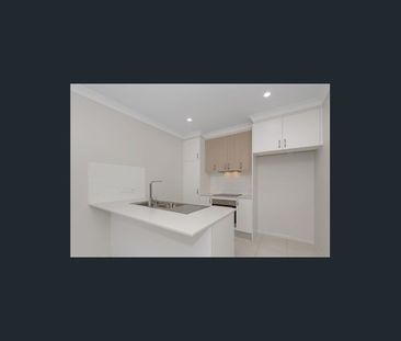 Modern & Low-Maintenance Living in Convenient Oonoonba Location! - Photo 3