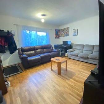 10minutes Walk to the Downtown Core, Unfurnished - Photo 3