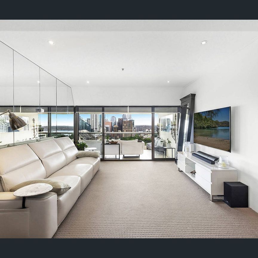 North facing Hyde Park apartment with Harbour views | Unfurnished - Photo 1