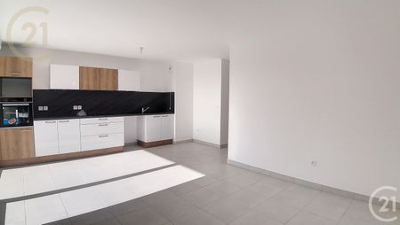 Location Appartement 3 pièces 59m² LE MEE SUR SEINE 77350 - Photo 2