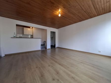 Location Appartement 2 pièces 60 m2 à Coulommiers - Photo 2