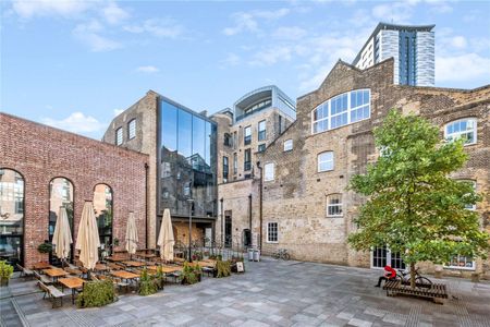 Modern, loft style apartment situated in the Ram Quarter - Photo 3