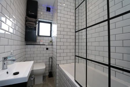 Gladstone Road, Surbiton, KT6 - Photo 4