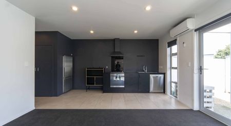 Upmarket Executive Home - Photo 2