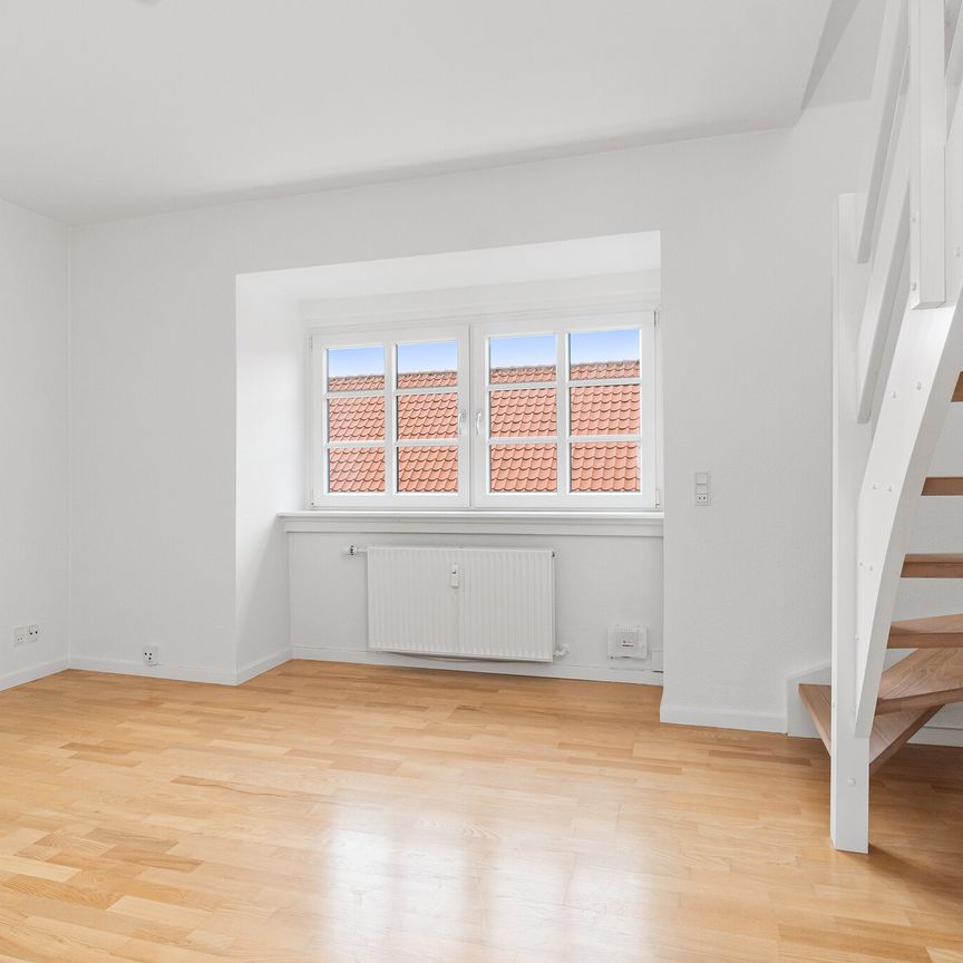 Skøn, central lejlighed i to etager - Photo 1