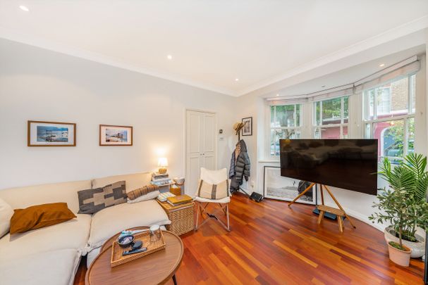 Hillgate Place, Kensington, W8, London - Photo 1