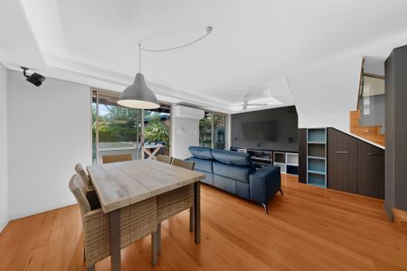 Stylish Fully Furnished Home in the Heart of Subiaco - Photo 2