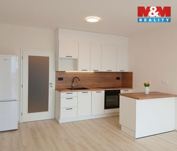 Pronájem bytu 1+kk a garsoniéry 37 m² - Photo 2