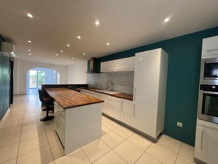 Location Maison 4 pièces 130m² LATOUR BAS ELNE 66200 - Photo 2