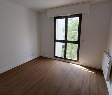location Appartement T4 DE 91.3m² À PARIS - Photo 4