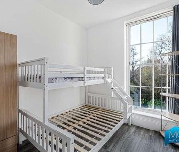 Royal Drive, New Southgate, London, N11 - Photo 5