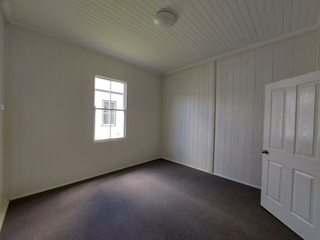 Renovated Heritage Style Home - Photo 4