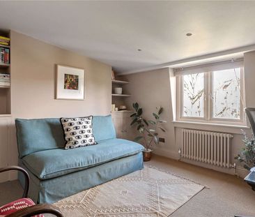 Elegant Victorian house in the heart of Barnsbury. - Photo 1