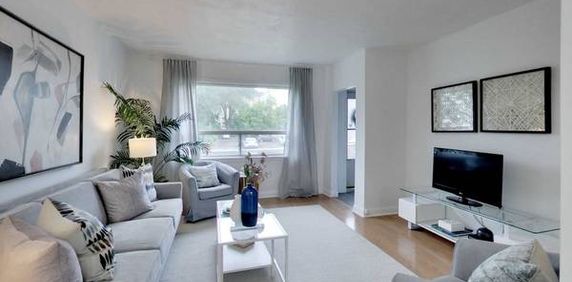 For Rent: 3 Bedroom apartment in Toronto $3,400 - Photo 2