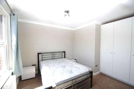 Holywell Wd, Watford, WD18 - Photo 2