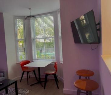 2 bedroom flat to rent - Photo 4