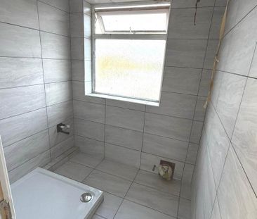 4 bedroom semi-detached house to rent - Photo 3