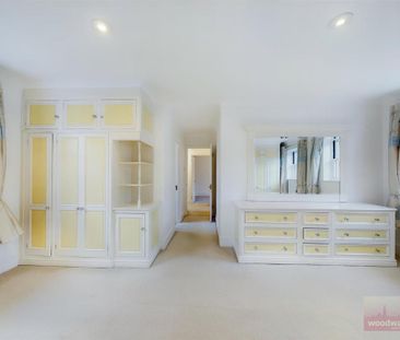 5 bedroom detached house to rent - Photo 2