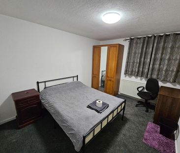 Room in a Shared House, Larches Street, B11 - Photo 1