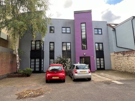1 Bed Flat, Boot Lane, BS3 - Photo 4