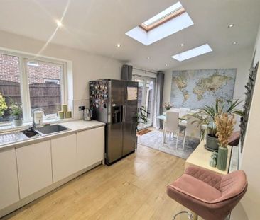 3 Bedroom Semi Detached To Let - Photo 5