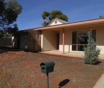 Spacious and Neat 3 Bedroom Home - Photo 4