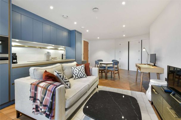 A beautifully presented one bedroom apartment with 24 hour concierge and lift. - Photo 1