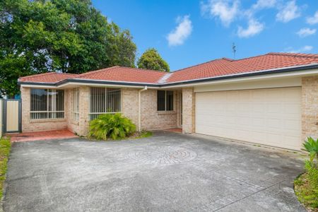 SPACIOUS DUPLEX IN PEACEFUL ENCLAVE - Photo 5