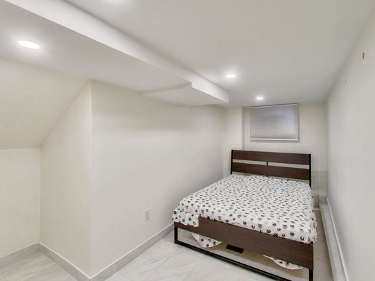 For Lease - 1652 Dufferin Street Unit# B, Toronto, Ontario - Photo 1
