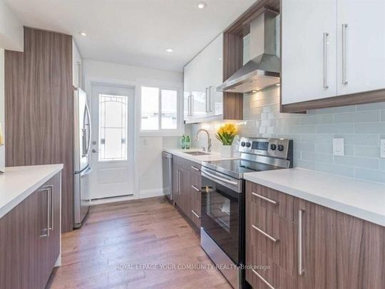 For Lease - 112 Murray Drive Unit# MAIN, Aurora, Ontario - Photo 1