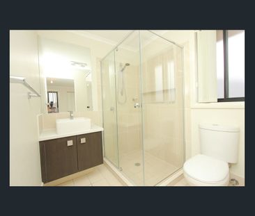 "Large Family Home" - Photo 6